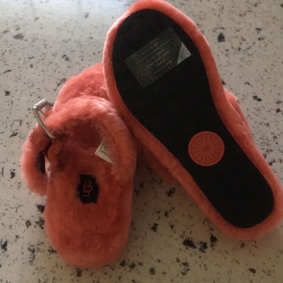 ❤️NEW!!!❤️ UGG Yeah slide fuzz Slipper/Sandal. - Picture 10 of 16